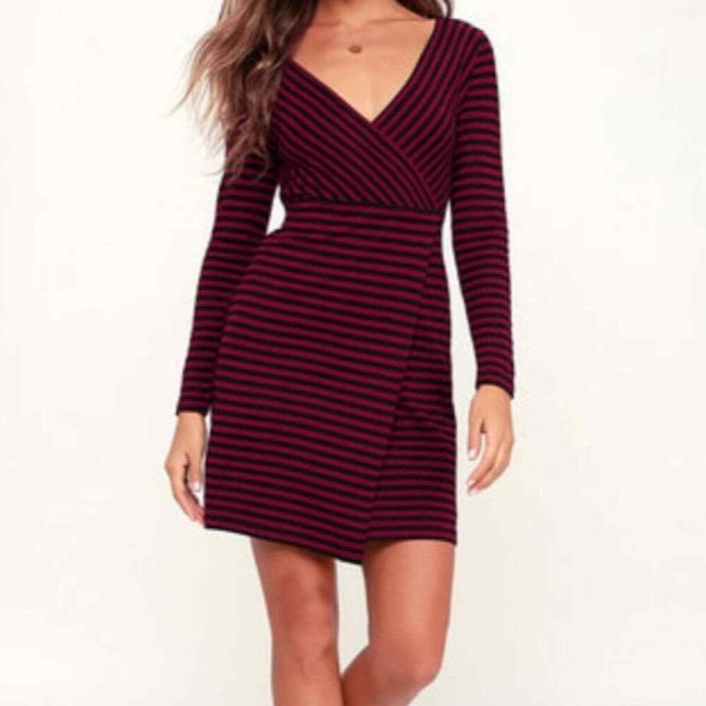 new BB Dakota All Day Everyday Wrap Dress size M NWT Burgundy & Black Striped